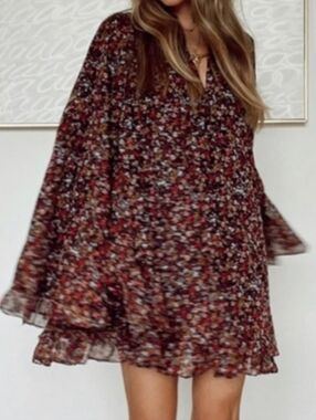 Buddy Love Jasmine Ditsy Floral Print Tunic SzS Bell Sleeve